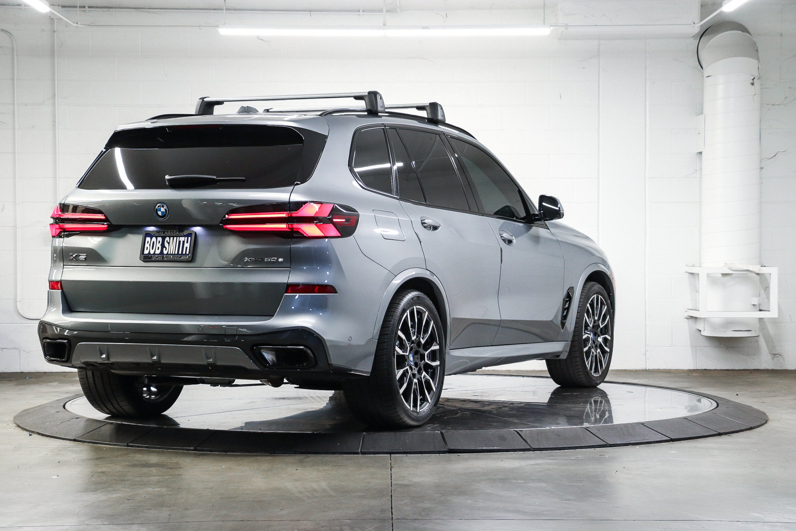 Used 2025 BMW X5 xDrive50e w/ Executive Package AWD/4WD image 6