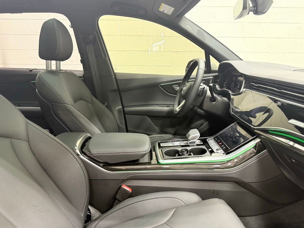 Used 2025 Audi Q7 3.0T Prestige AWD/4WD image 43