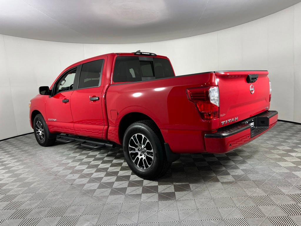 Used 2024 Nissan Titan SV w/ SV Convenience Package image 11