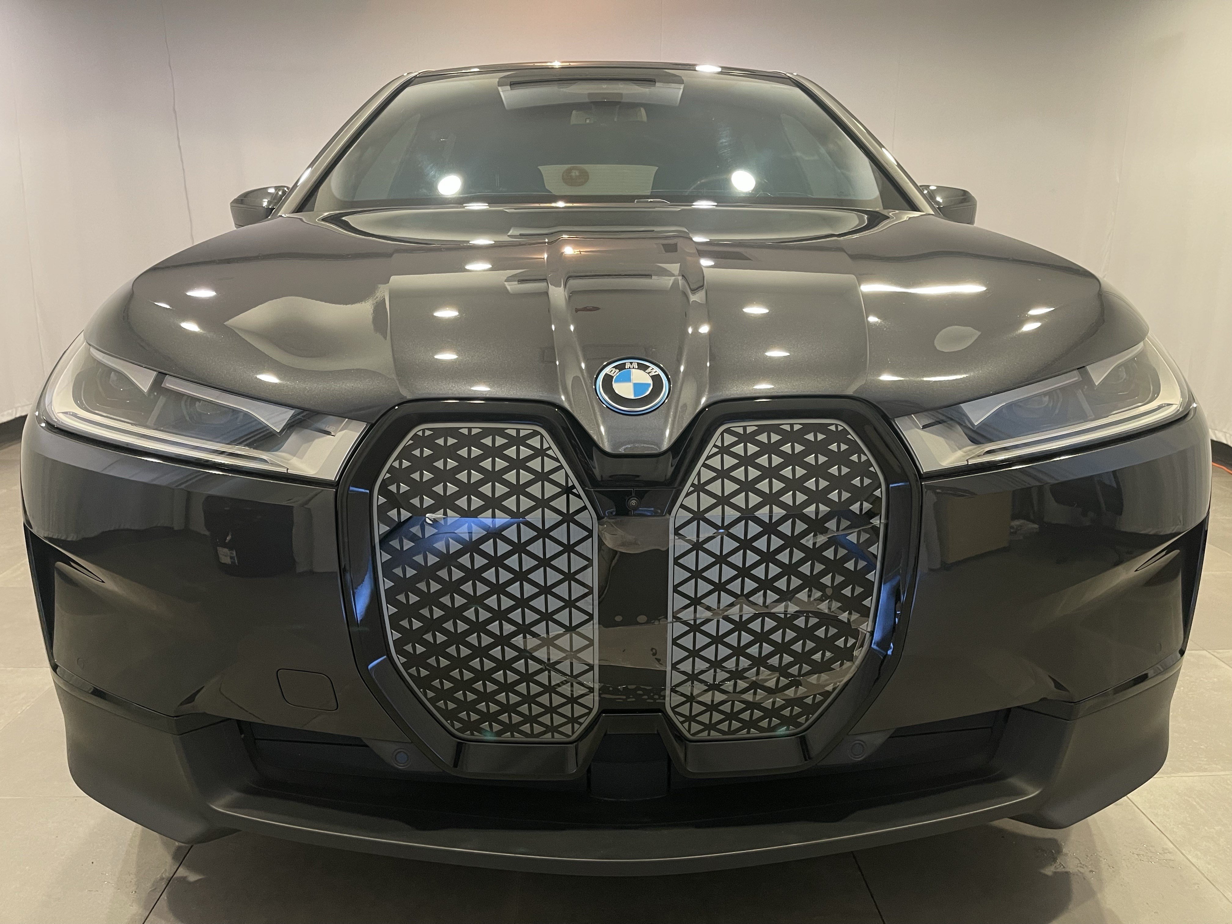 Certified 2024 BMW iX xDrive50 AWD/4WD image 2