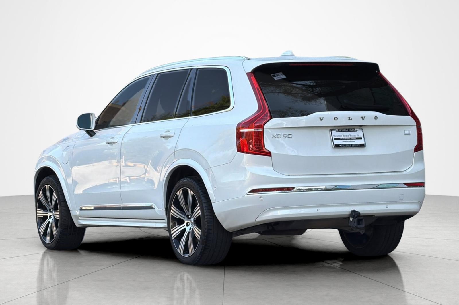 Used 2024 Volvo XC90 T8 Plus w/ Protection Package Premier AWD/4WD image 3