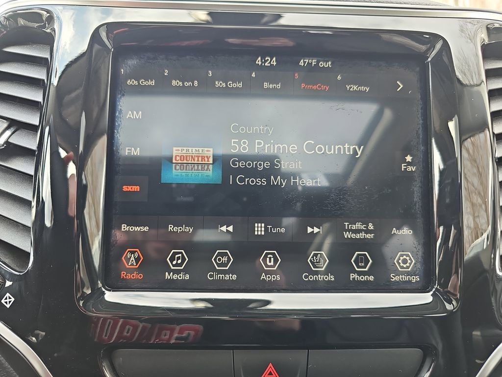 Used 2019 Jeep Cherokee Limited w/ Luxury Group image 21