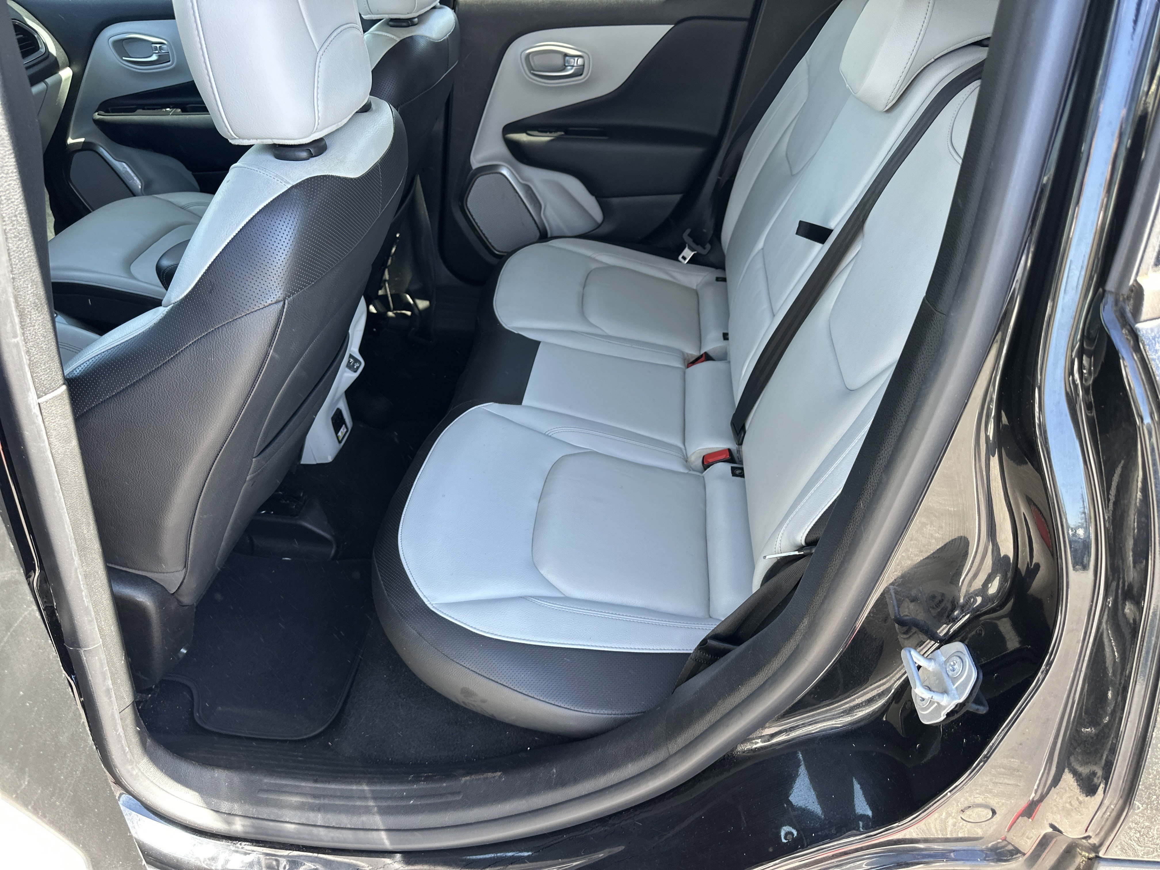 Used 2018 Jeep Renegade Limited w/ UConnect 8.4 Nav Group image 20