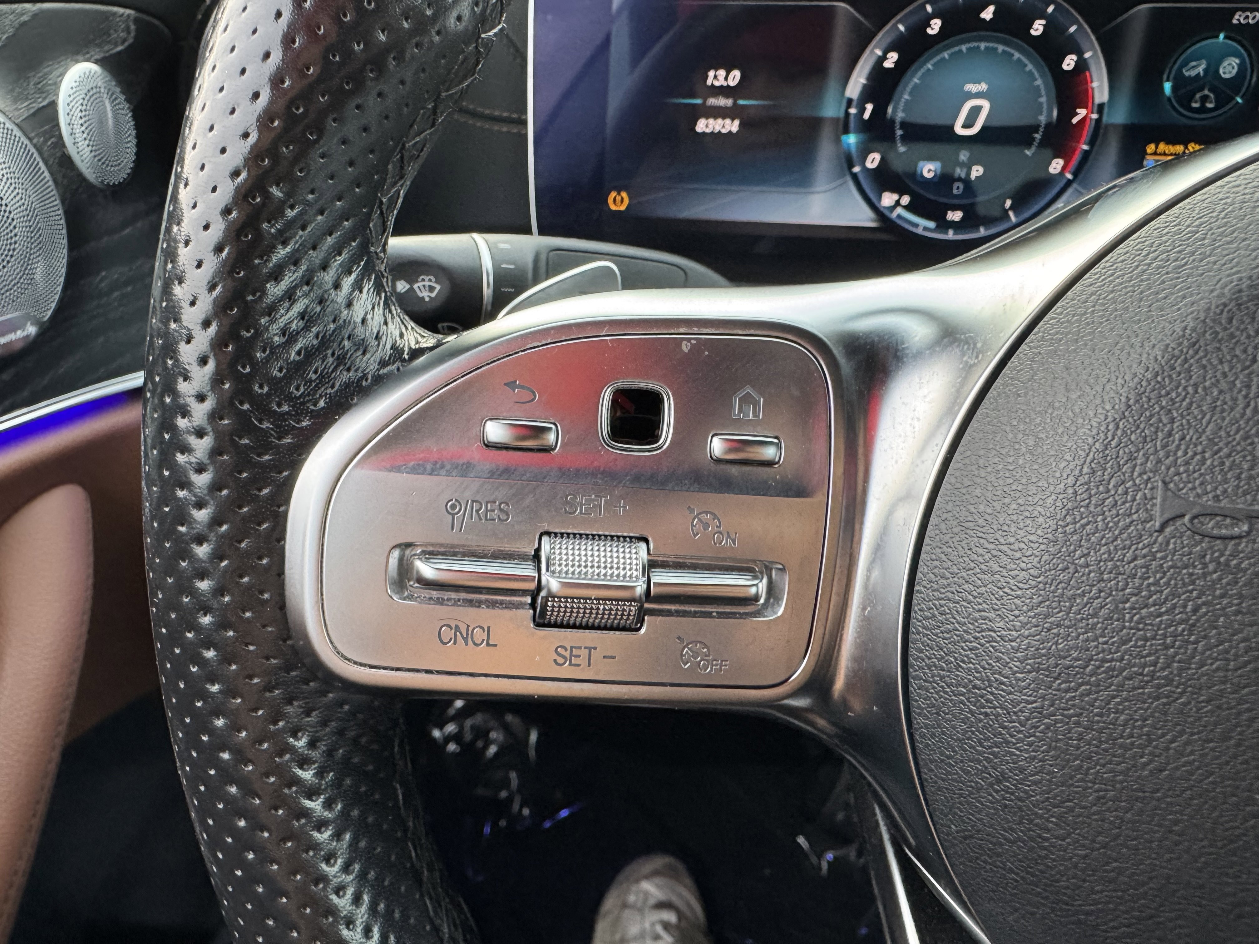 Used 2019 Mercedes-Benz E 450 4MATIC Coupe w/ AMG Line Package image 35