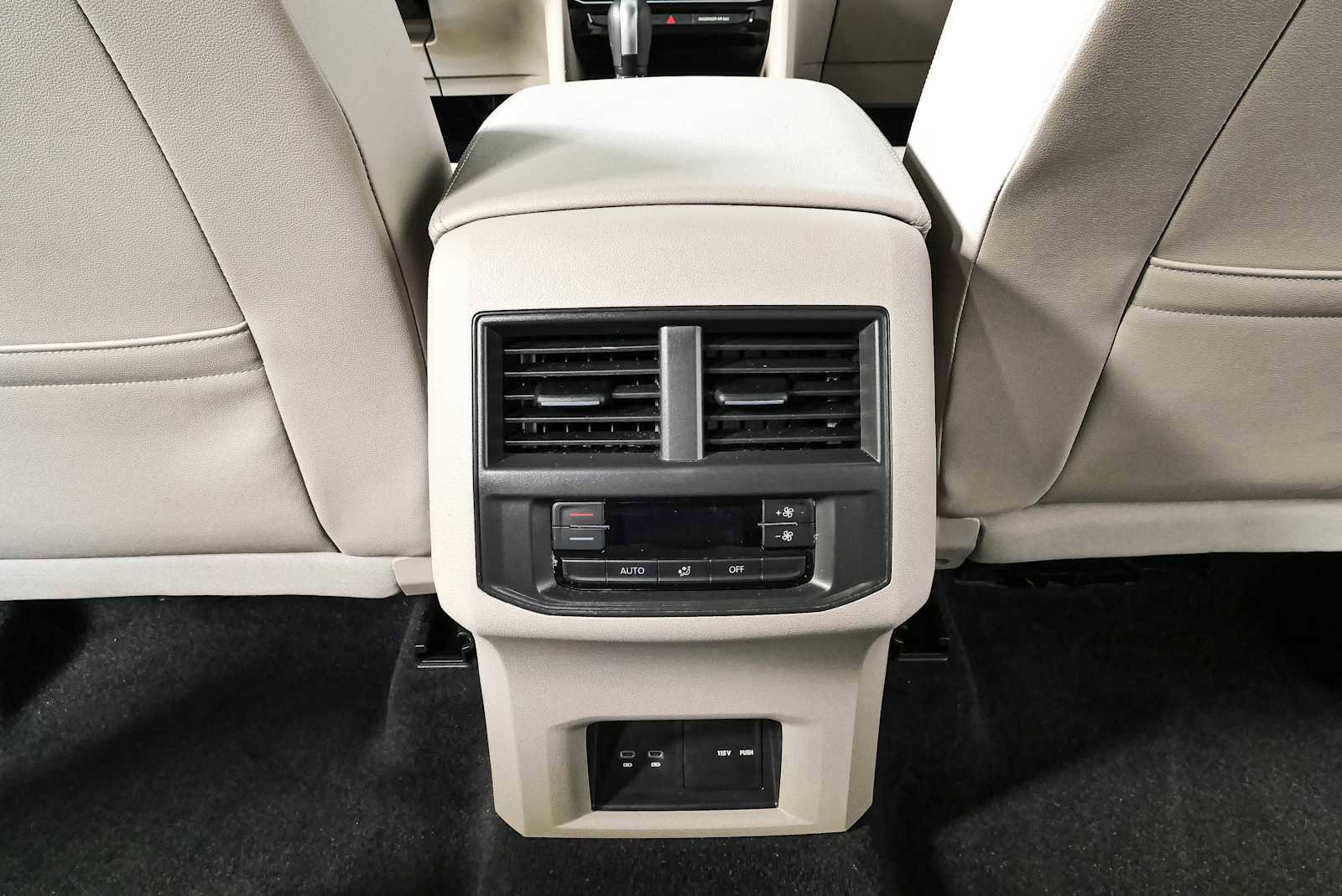 Used 2023 Volkswagen Atlas SE w/ Black Wheel Package FWD image 21