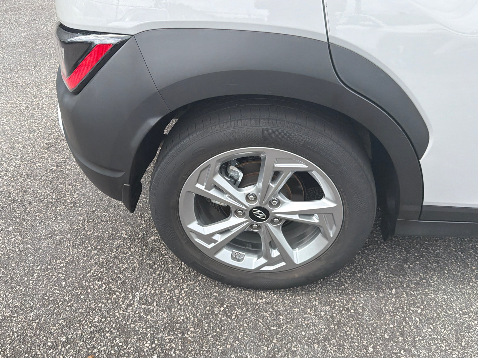 Certified 2022 Hyundai Kona SEL w/ Convenience Package FWD image 17