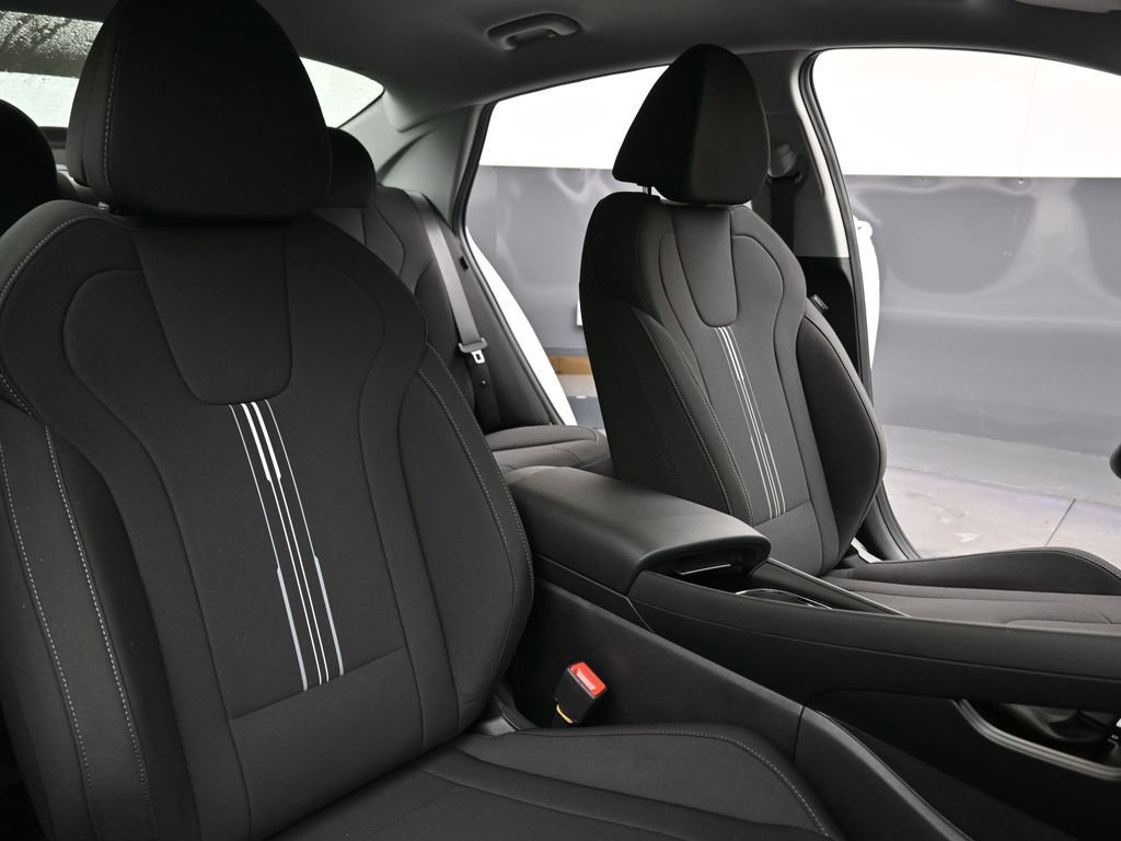 New 2026 Hyundai Elantra Blue image 13