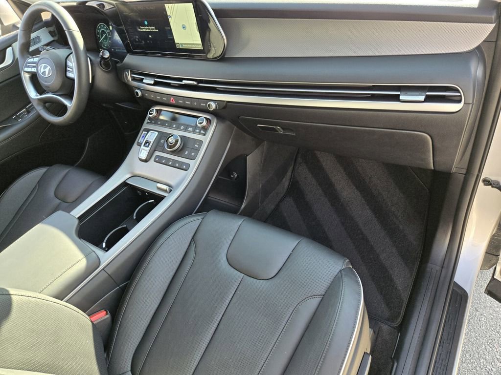 Used 2025 Hyundai Palisade SEL FWD image 17