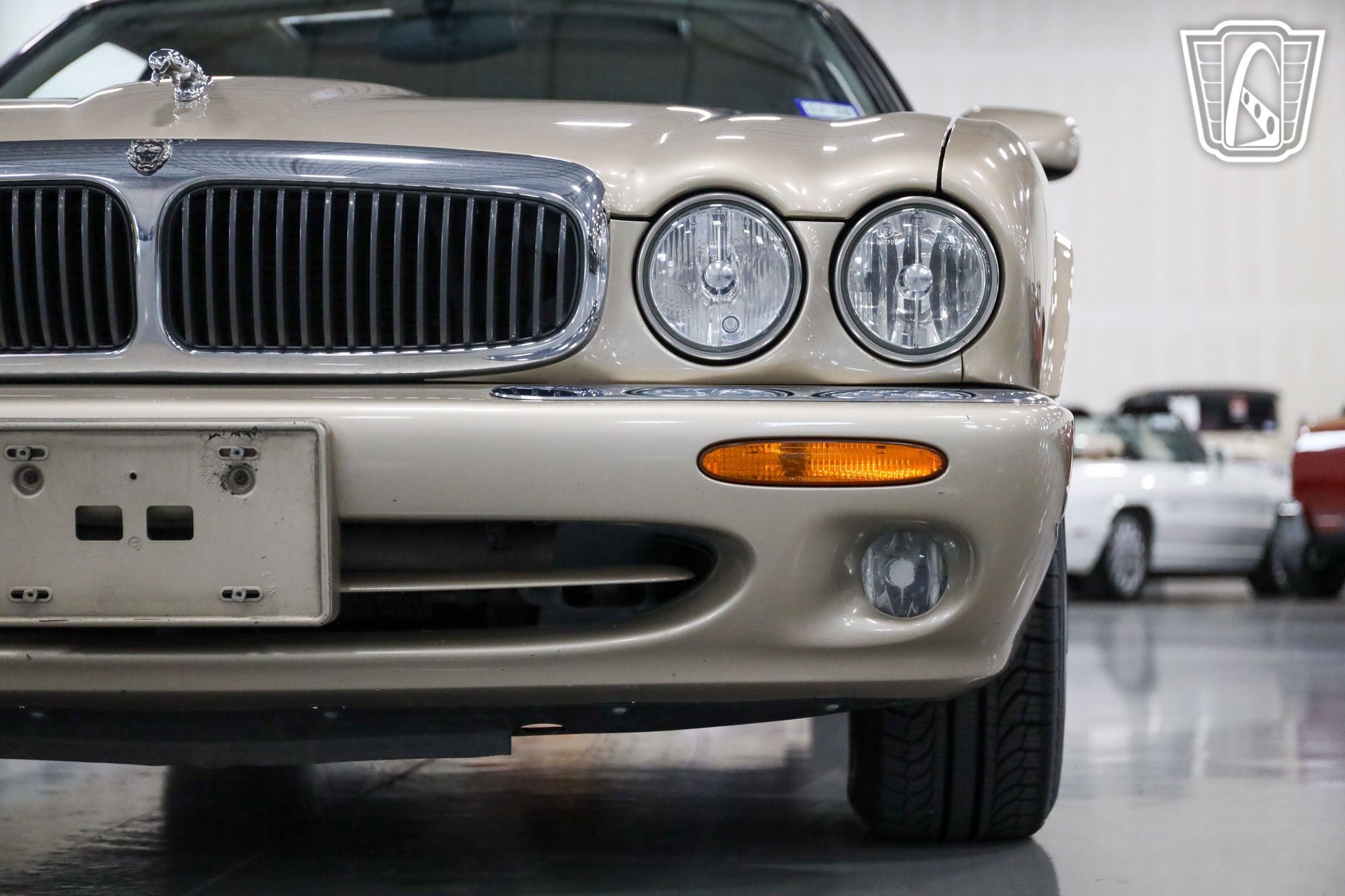 Used 2001 Jaguar XJ8 image 13