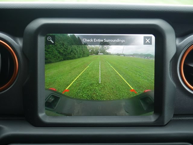 Used 2022 Jeep Gladiator Mojave w/ Cold Weather Group AWD/4WD image 6