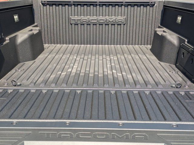 Used 2025 Toyota Tacoma Limited AWD/4WD image 16