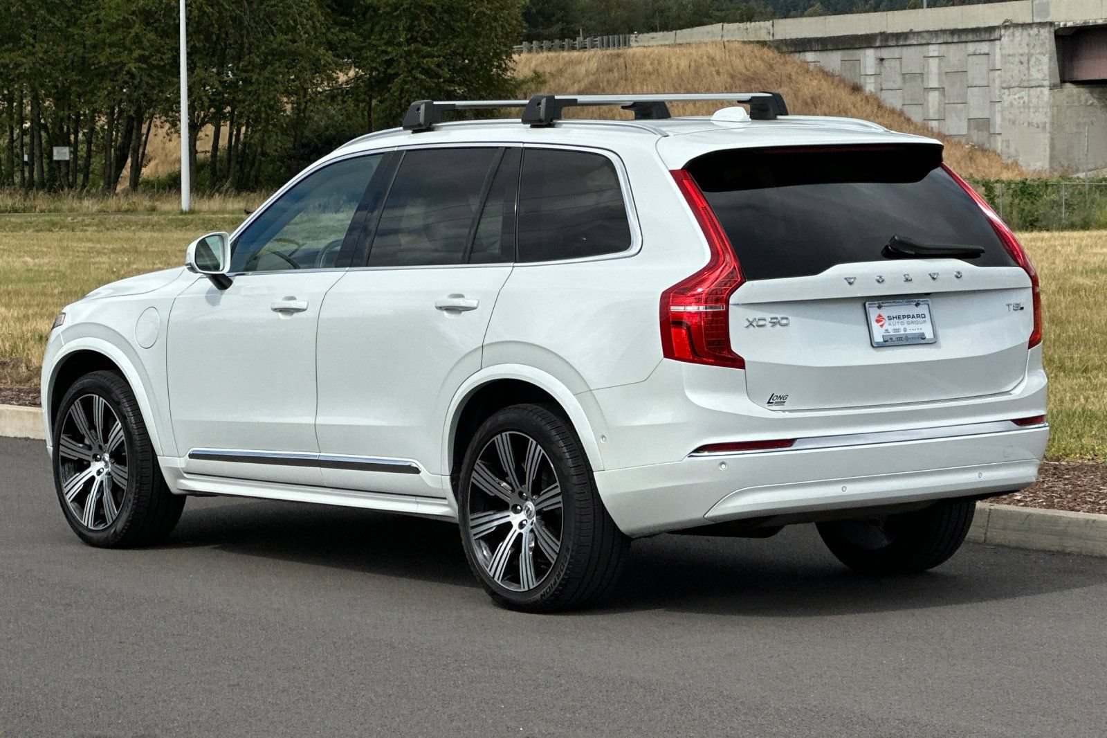 Used 2025 Volvo XC90 T8 Ultra w/ Protection Package Premier AWD/4WD image 5