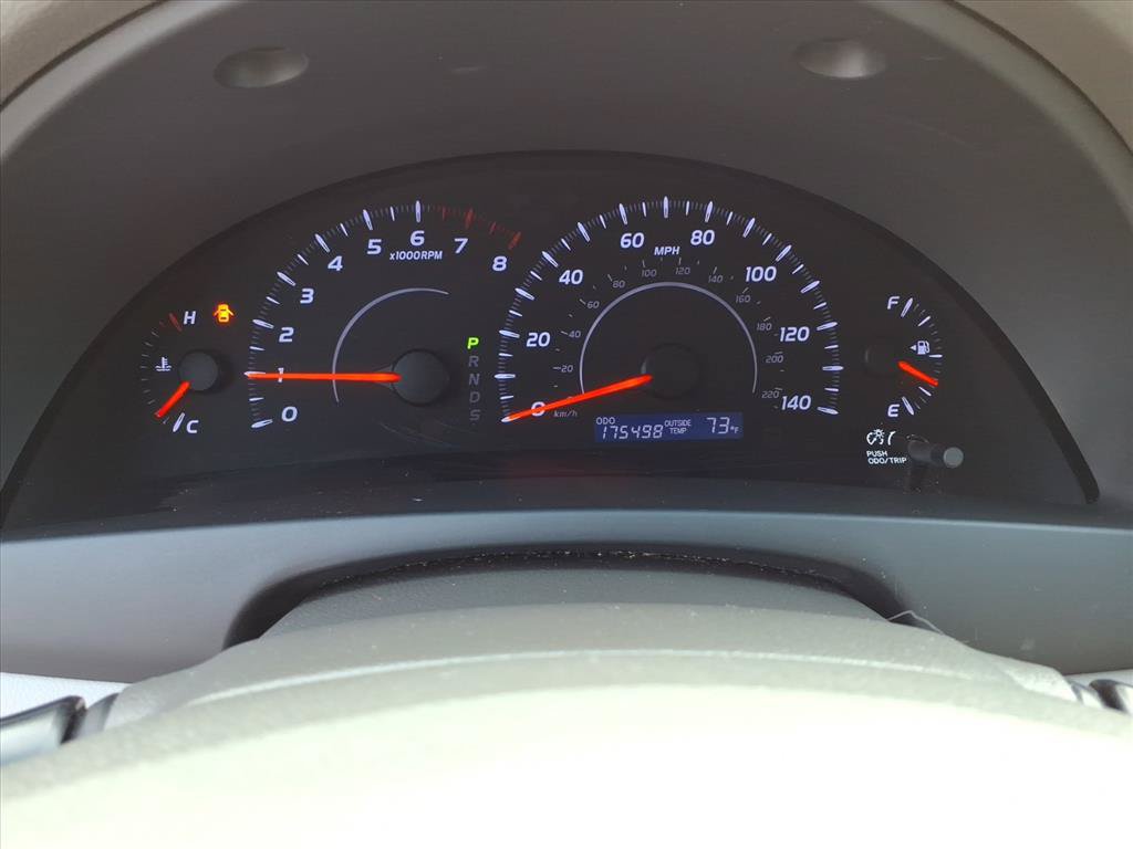 Used 2010 Toyota Camry LE FWD image 29