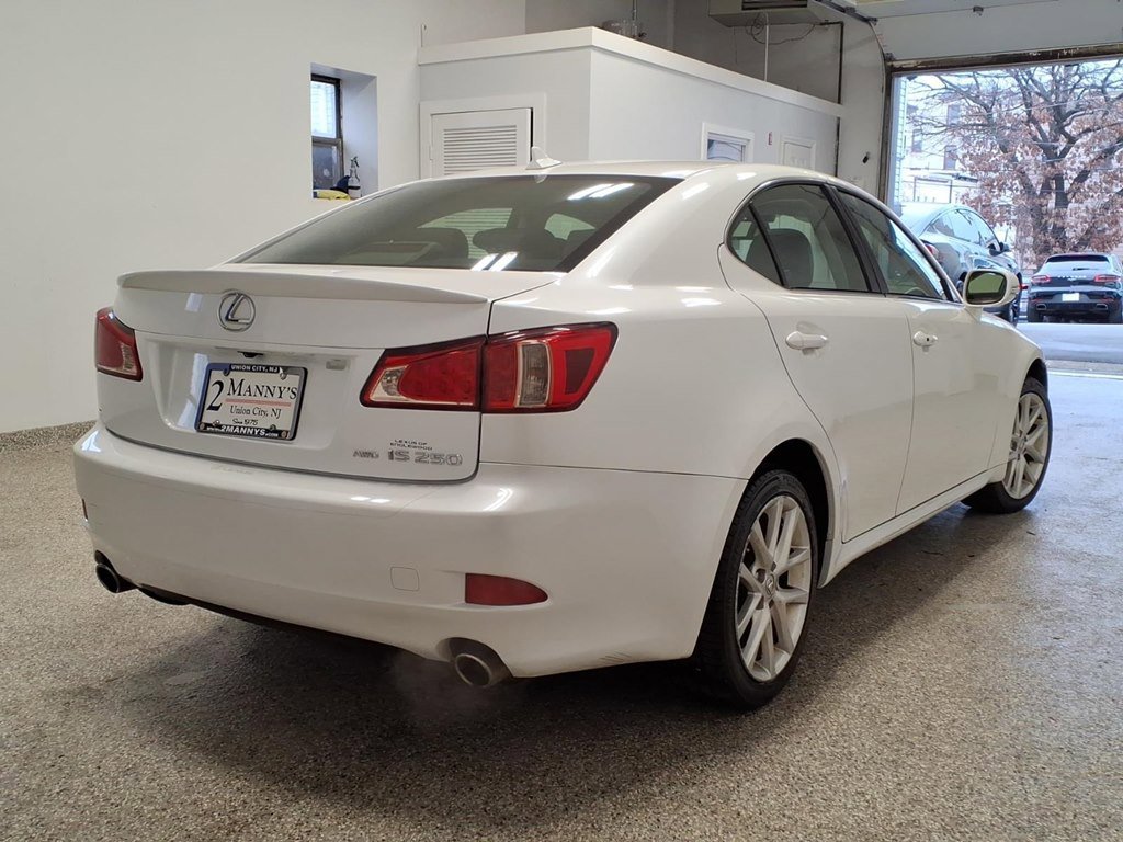 Used 2013 Lexus IS 250 AWD w/ Luxury Plus Pkg Value Edition image 4