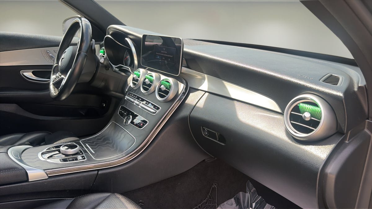 Used 2020 Mercedes-Benz C 300 4MATIC Sedan image 10