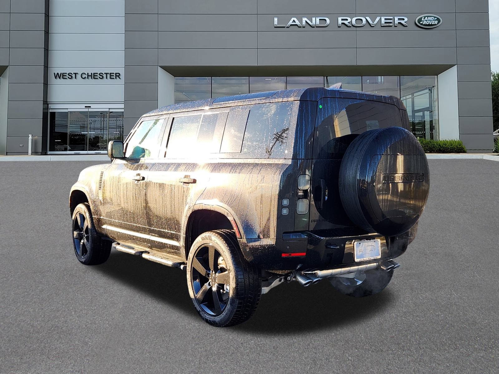 New 2026 Land Rover Defender 110 X-Dynamic SE image 3