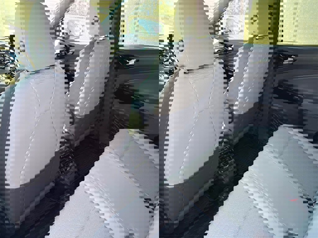 Used 2022 Volkswagen ID.4 Pro S image 26