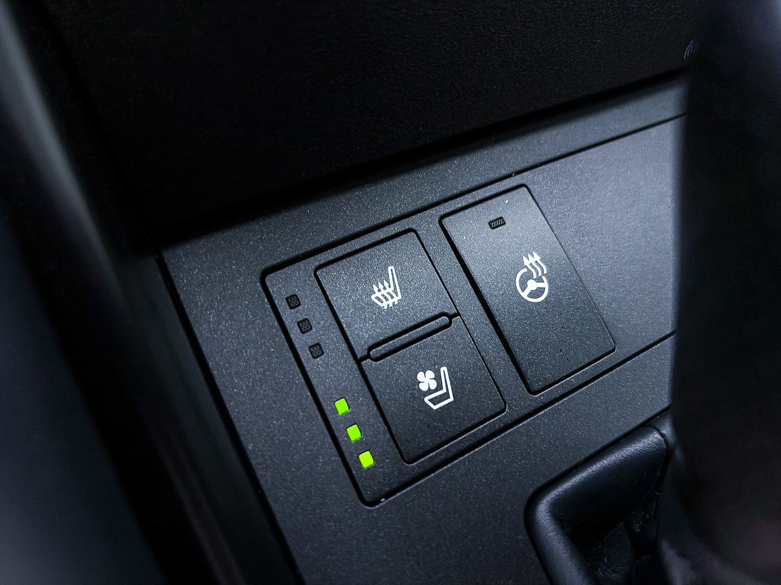 Used 2025 Lexus IS 350 F Sport w/ Navigation Package RWD image 6