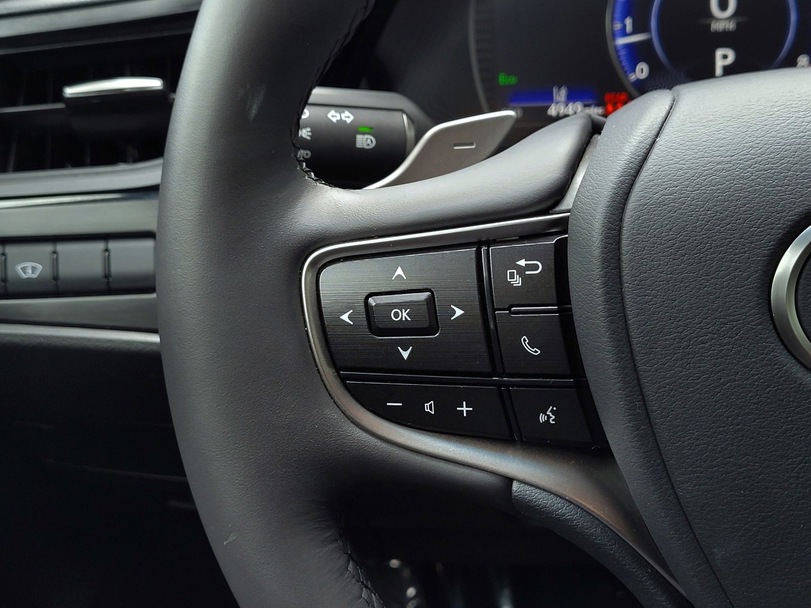 Used 2024 Lexus ES 250 w/ Premium Package image 23