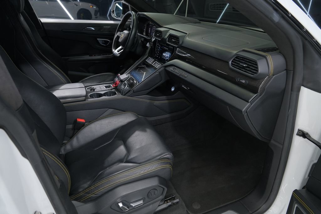 Used 2021 Lamborghini Urus image 43