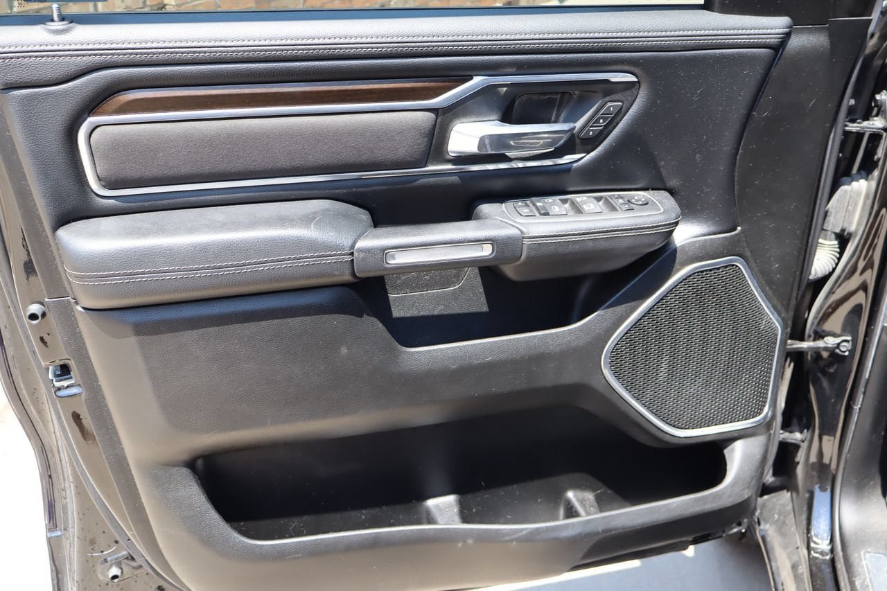 Used 2022 RAM 1500 Laramie AWD/4WD image 18