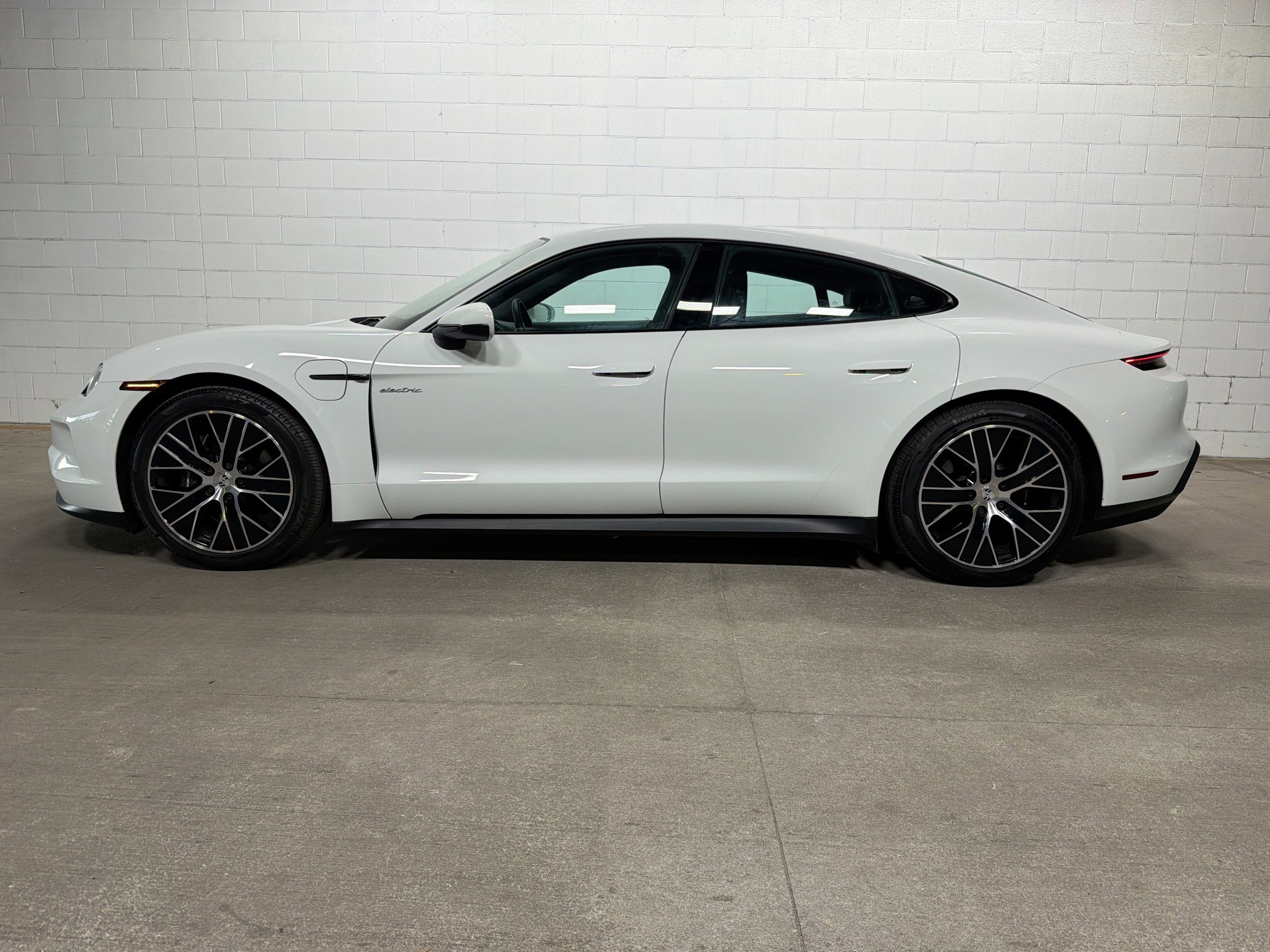 Certified 2025 Porsche Taycan image 2