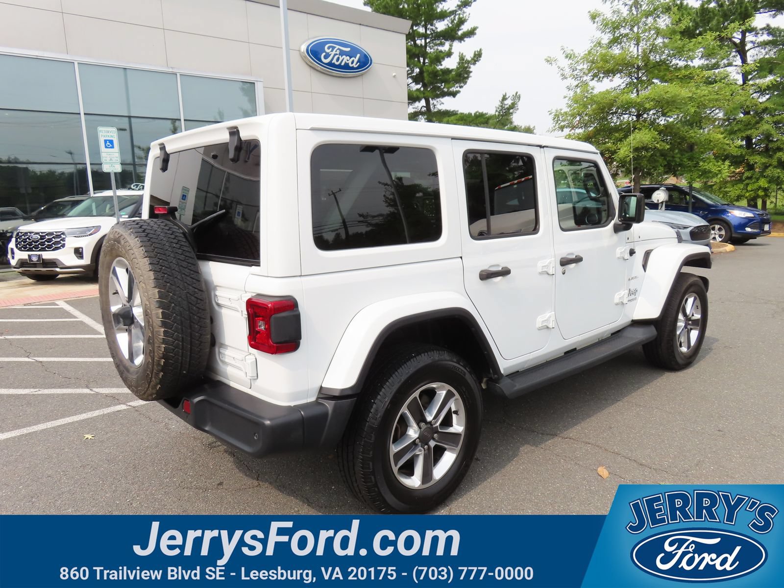 Used 2020 Jeep Wrangler Unlimited Sahara AWD/4WD image 5