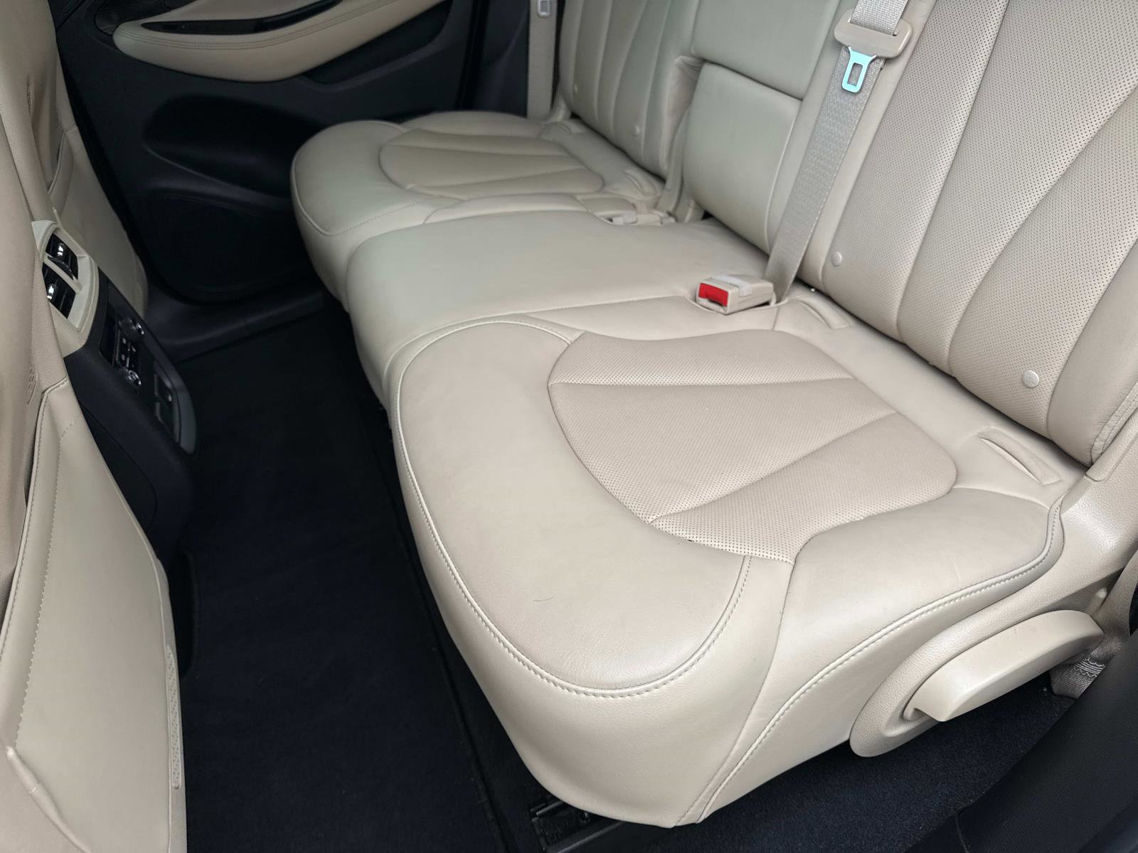 Used 2019 Buick Envision Premium w/ Driver Confidence Package image 12