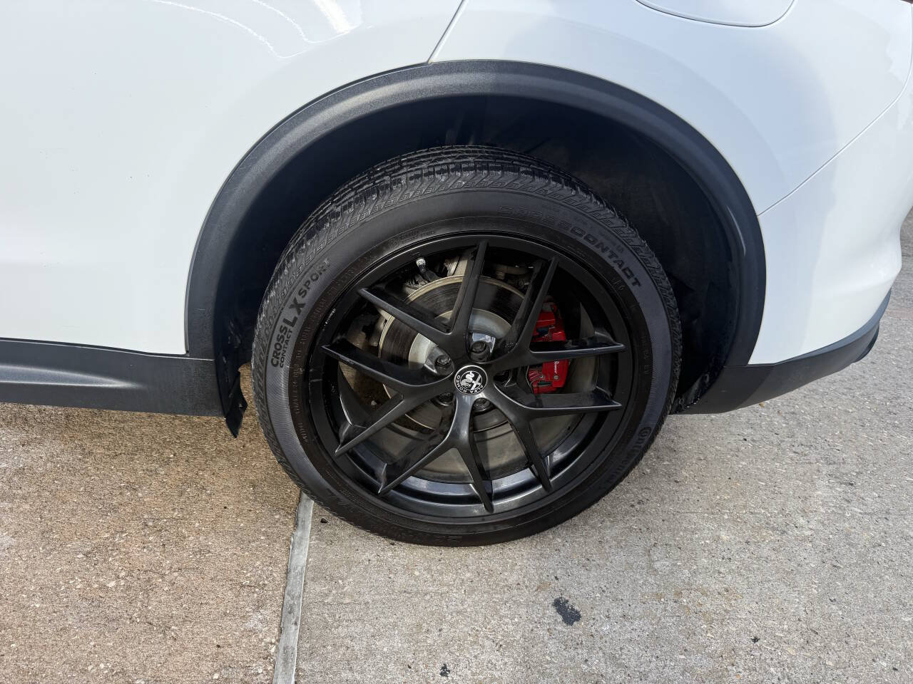 Used 2019 Alfa Romeo Stelvio Ti Sport w/ Quick Order Package 22S Sport AWD/4WD image 36