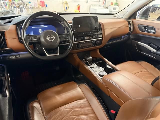 Used 2023 Nissan Pathfinder Platinum w/ Lighting Package (N93) AWD/4WD image 11