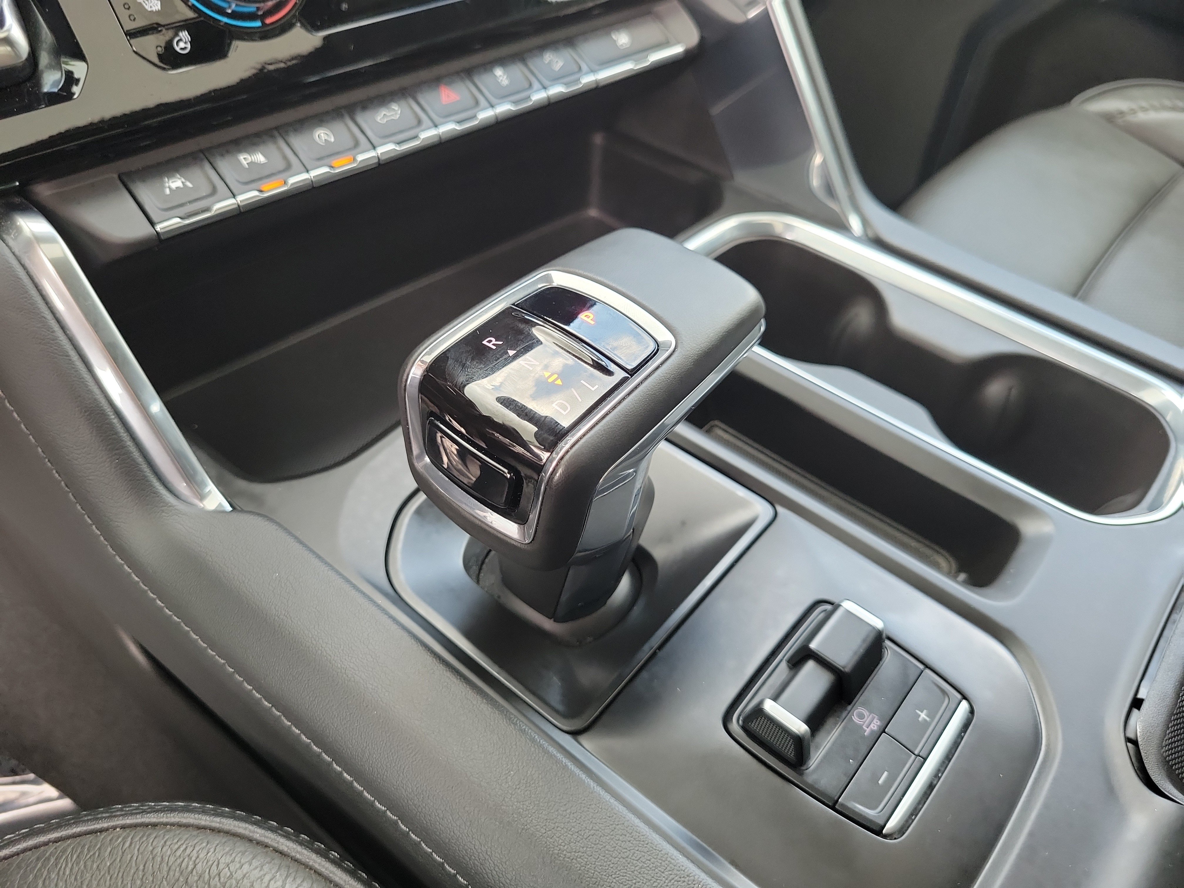 Used 2024 GMC Sierra 1500 Denali AWD/4WD image 23