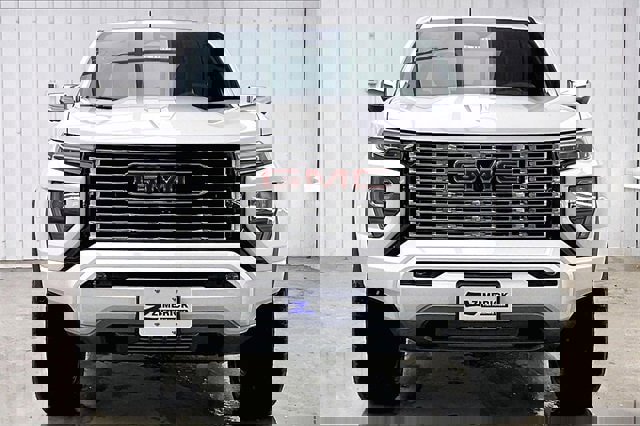 New 2026 GMC Canyon Denali image 3