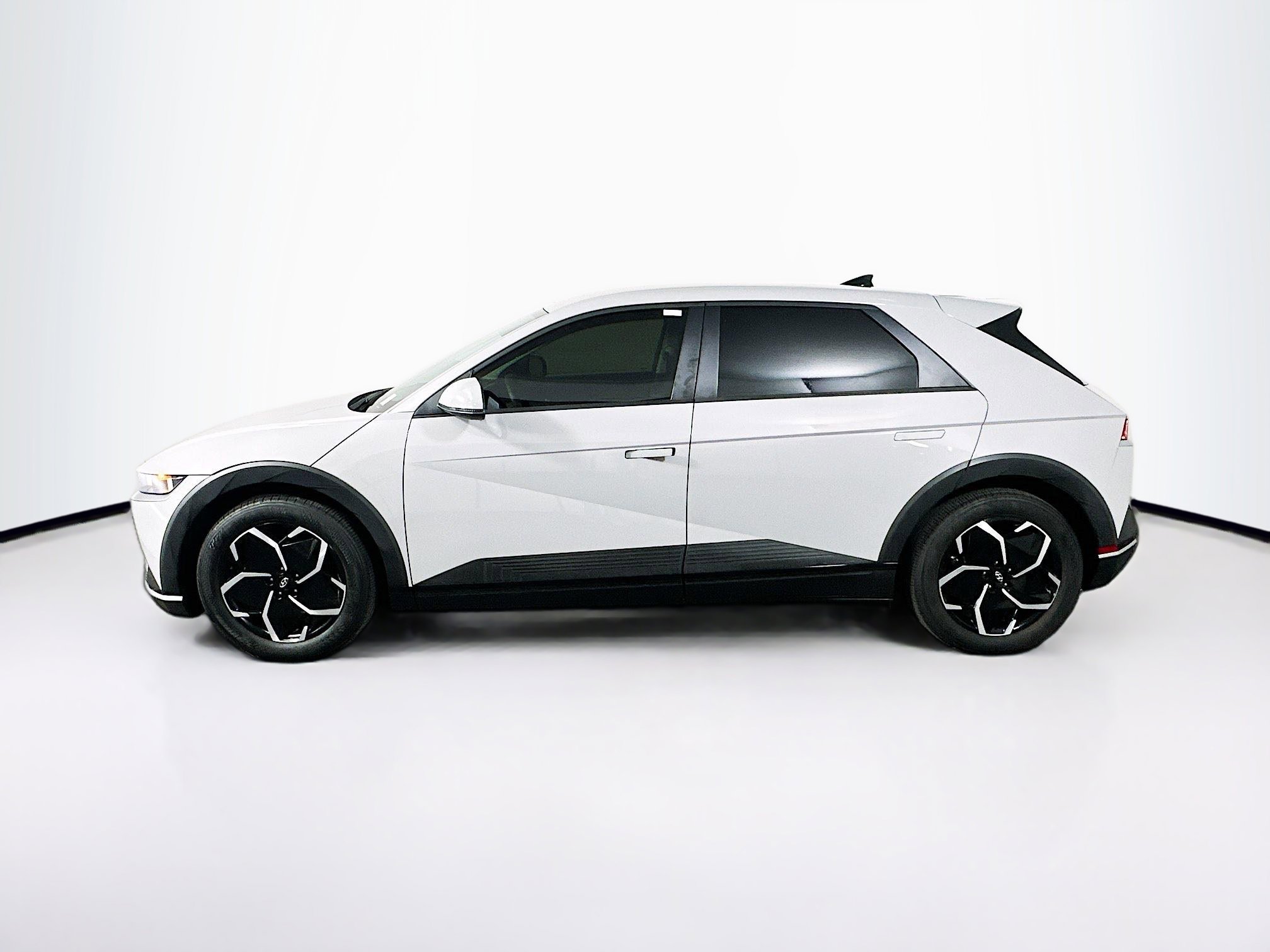 Used 2024 Hyundai Ioniq 5 SEL RWD image 4