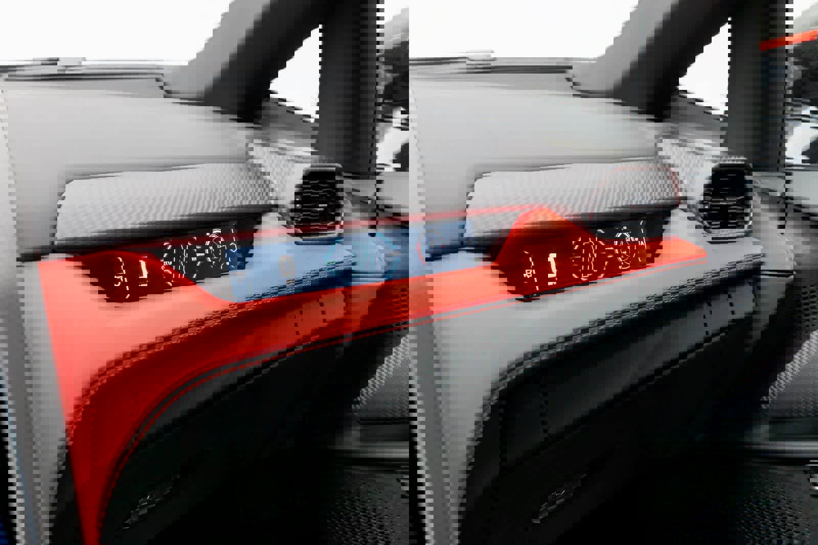 Used 2024 Lamborghini Revuelto image 30