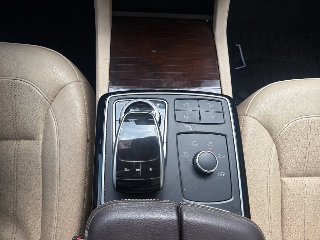 Used 2017 Mercedes-Benz GLS 450 4MATIC image 23