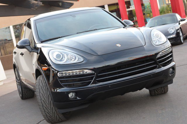 Used 2013 Porsche Cayenne Diesel AWD/4WD image 2