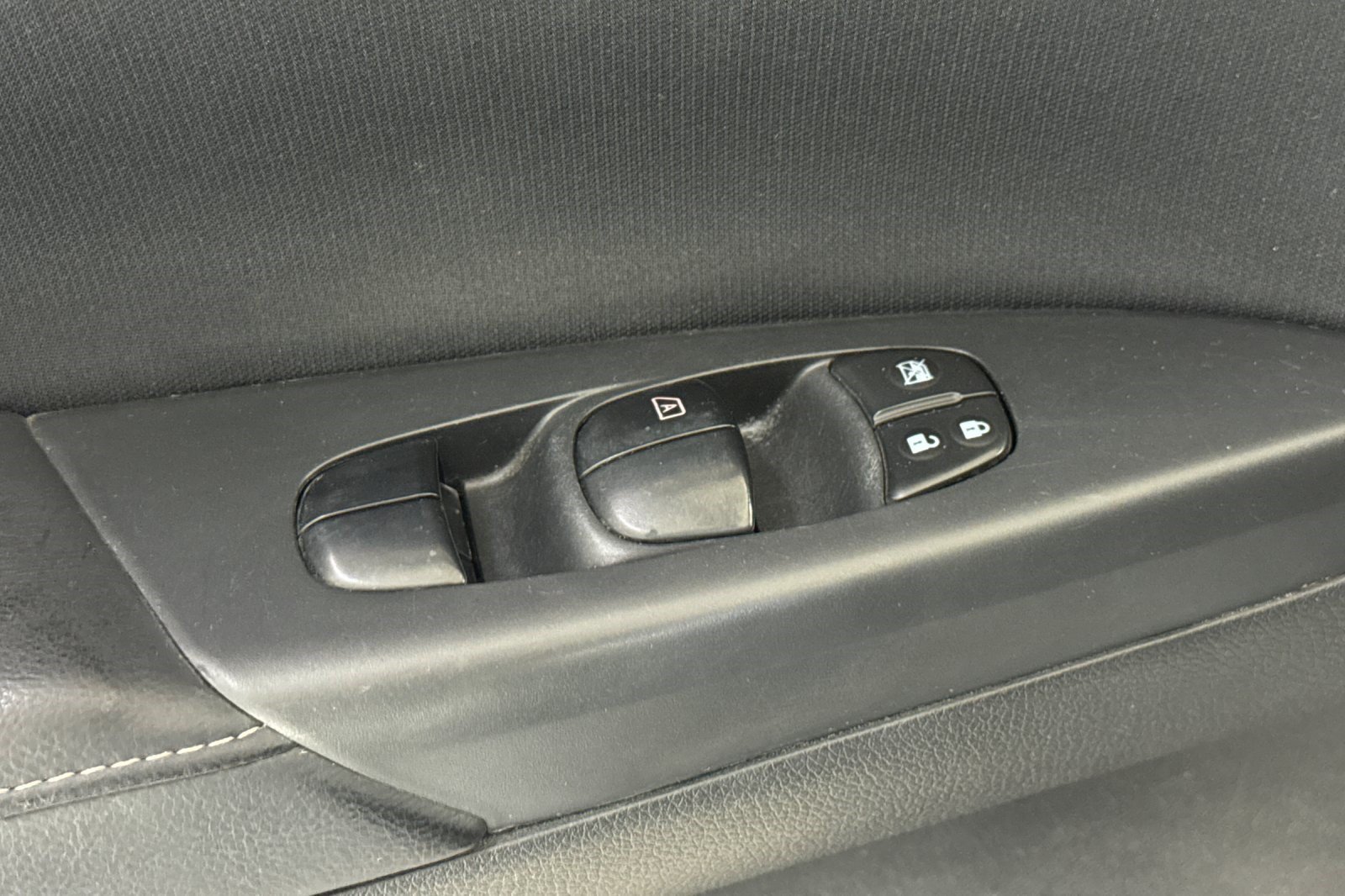 Used 2016 Nissan Sentra S FWD image 13