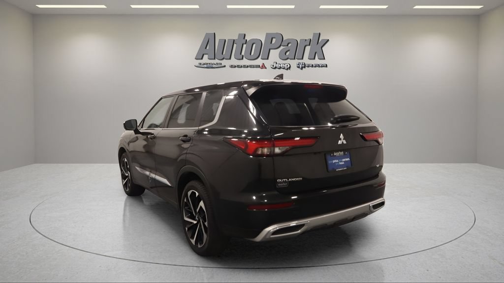 Used 2024 Mitsubishi Outlander SE Black Edition AWD/4WD image 4