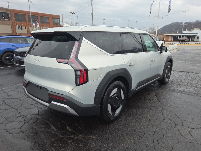 New 2026 Kia EV9 Wind image 7