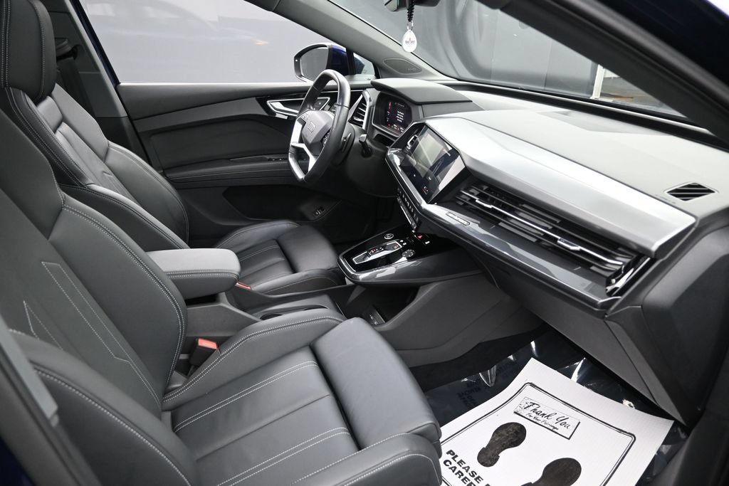 Used 2022 Audi Q4 e-tron Premium Plus w/ Premium Plus AWD/4WD image 32