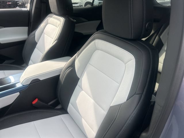 New 2026 Chevrolet Equinox EV LT AWD/4WD image 11