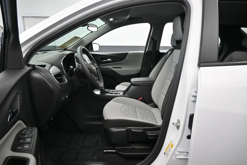 Used 2024 Chevrolet Equinox LS w/ Sport Edition FWD image 11