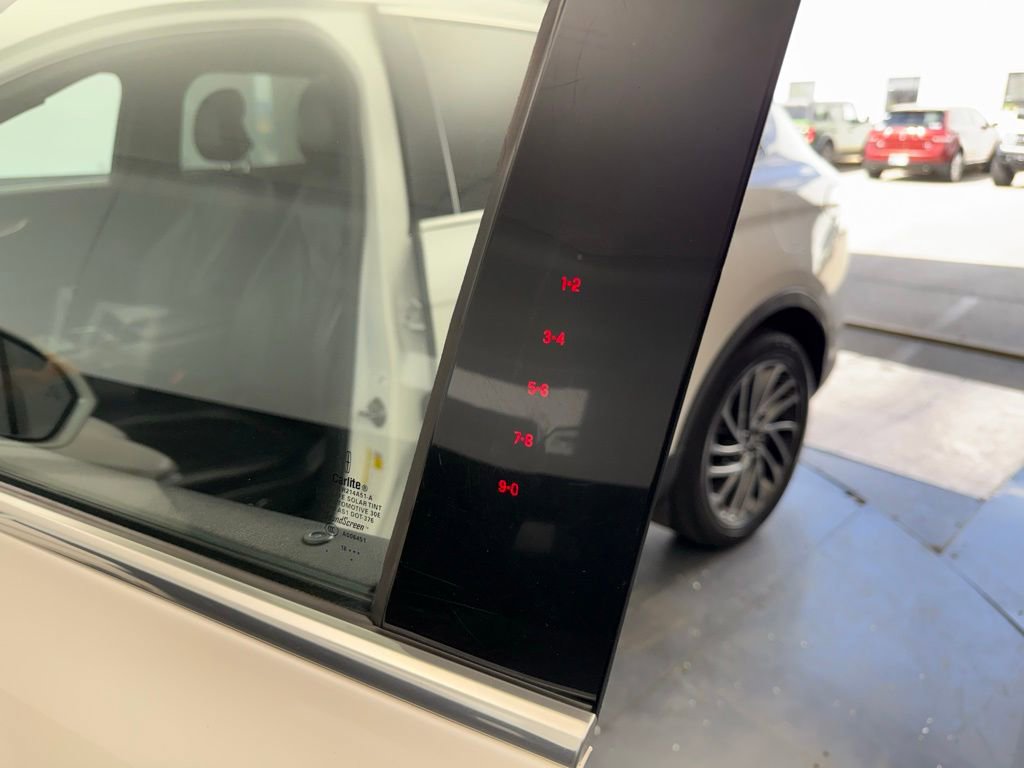 Used 2019 Lincoln Nautilus Reserve image 23