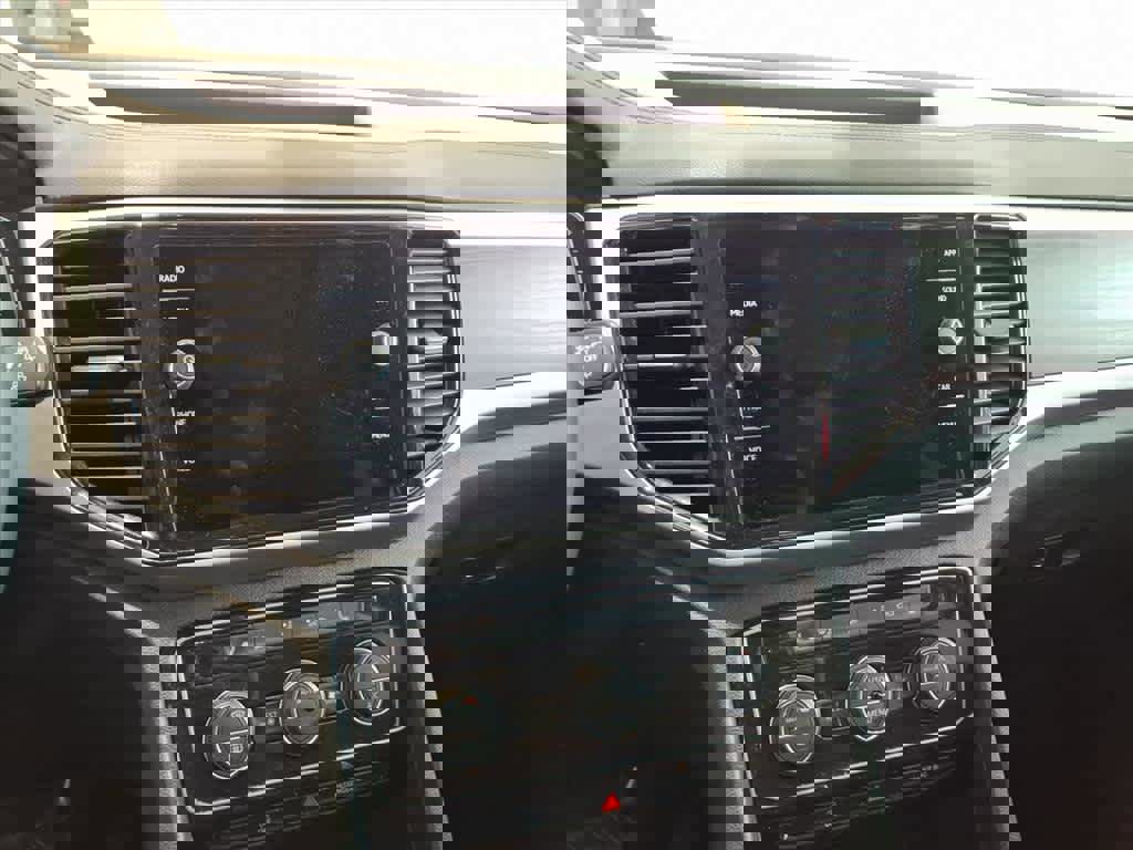 Used 2023 Volkswagen Atlas SE image 14