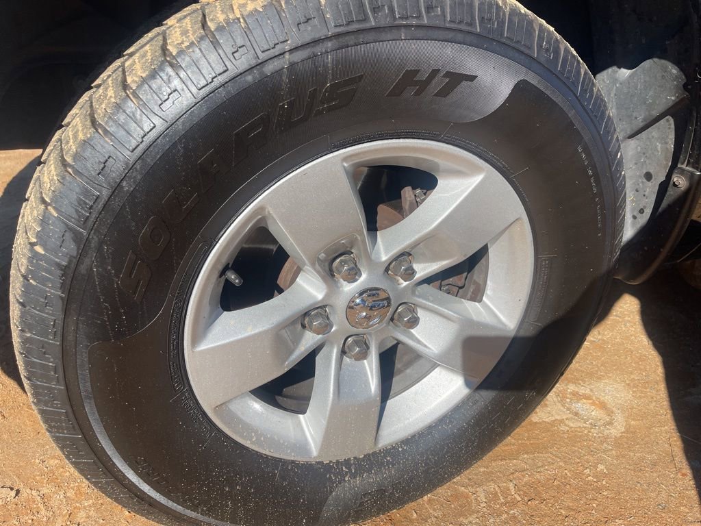 Used 2017 RAM 1500 Tradesman w/ Chrome Appearance Group image 13