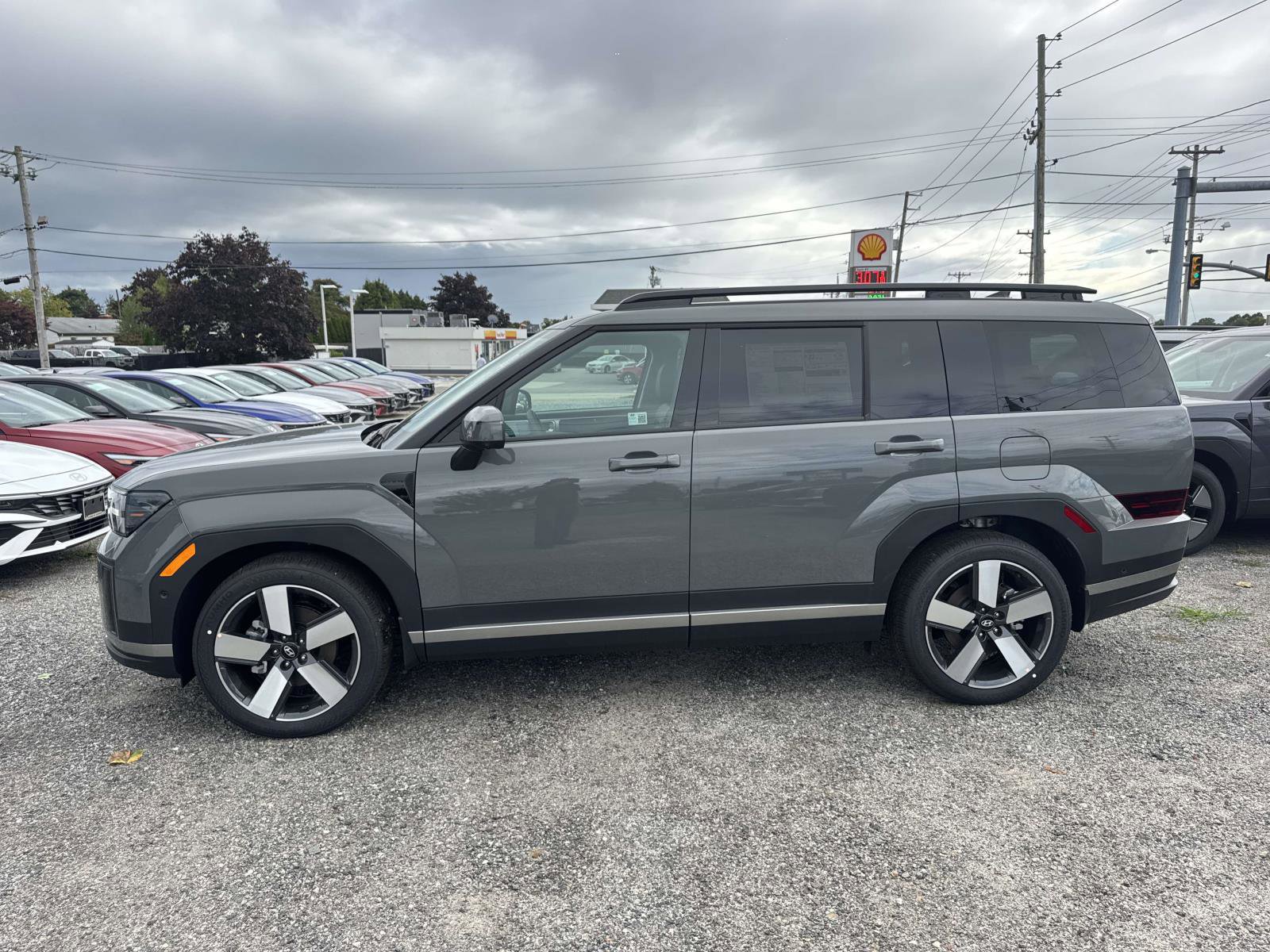 Used 2025 Hyundai Santa Fe Limited image 2