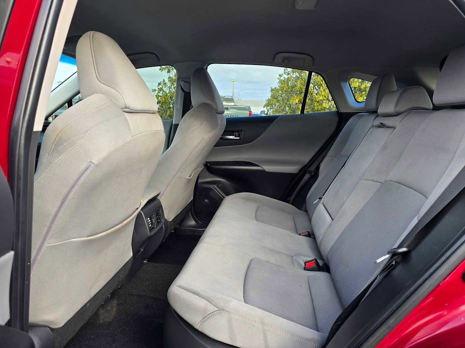 Used 2021 Toyota Venza LE w/ Carpet Mat Package (TMS) image 18