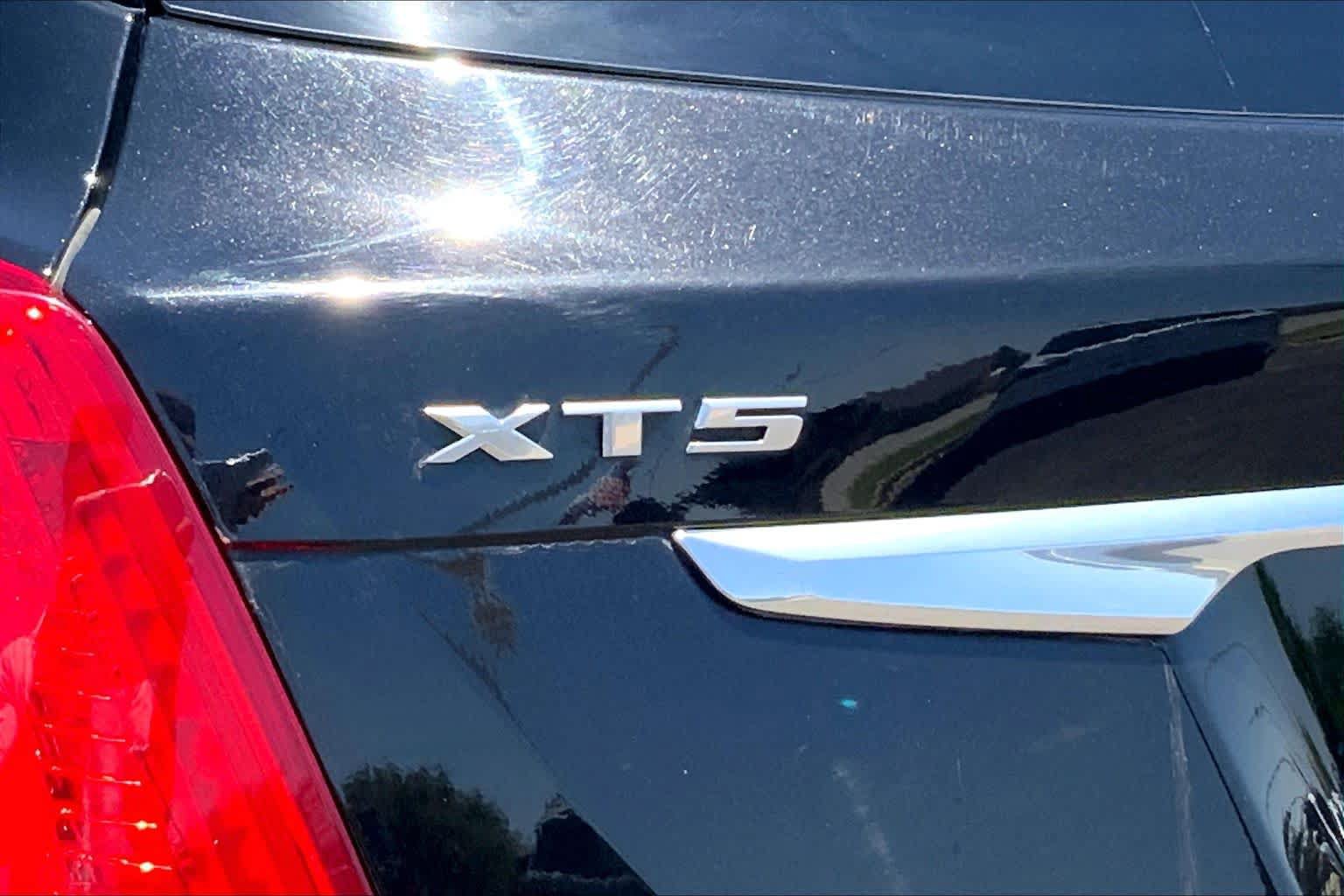 Used 2017 Cadillac XT5 Premium Luxury FWD image 10