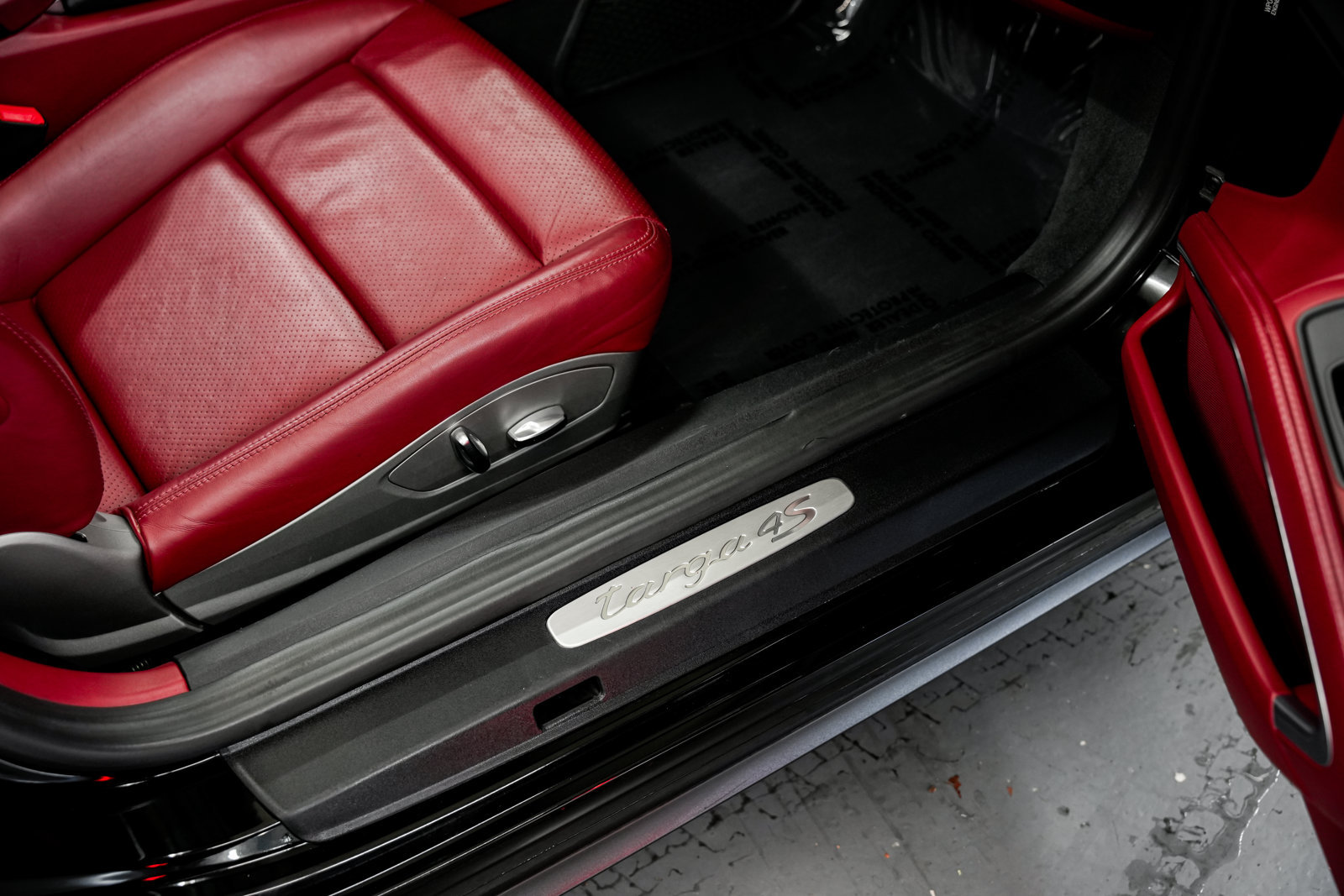 Used 2018 Porsche 911 Targa 4S AWD/4WD image 26