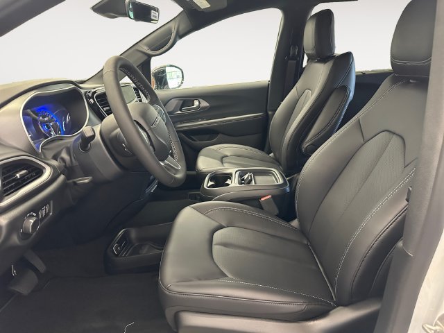 New 2027 Chrysler Pacifica LX FWD image 9